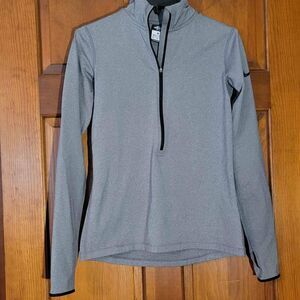 Women's Size Medium Nike Pro Half Zip with thumb holes Running Exercise